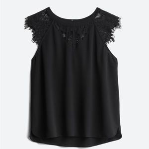 Lace detail cap sleeve blouse.